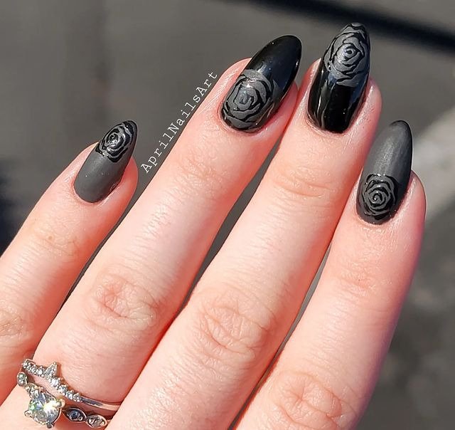 25 Dark Winter Nail Ideas That Are Perfectly Moody & Chic 22 Black Roses