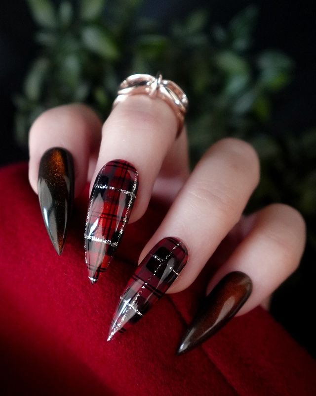 25 Dark Winter Nail Ideas That Are Perfectly Moody & Chic 11 Dark Plaid