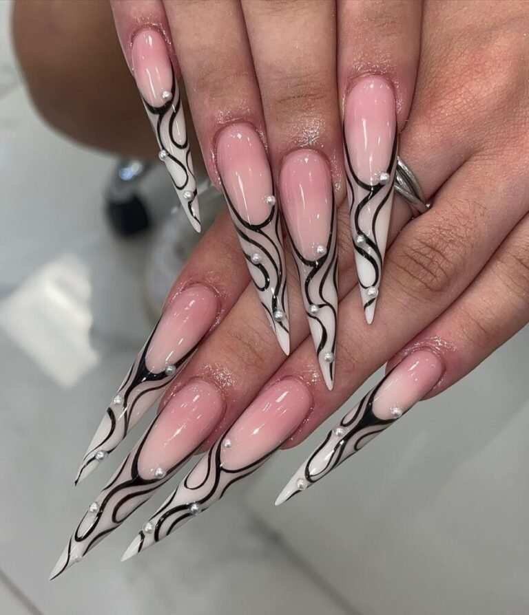 Stiletto Dip-Powder Nails Design