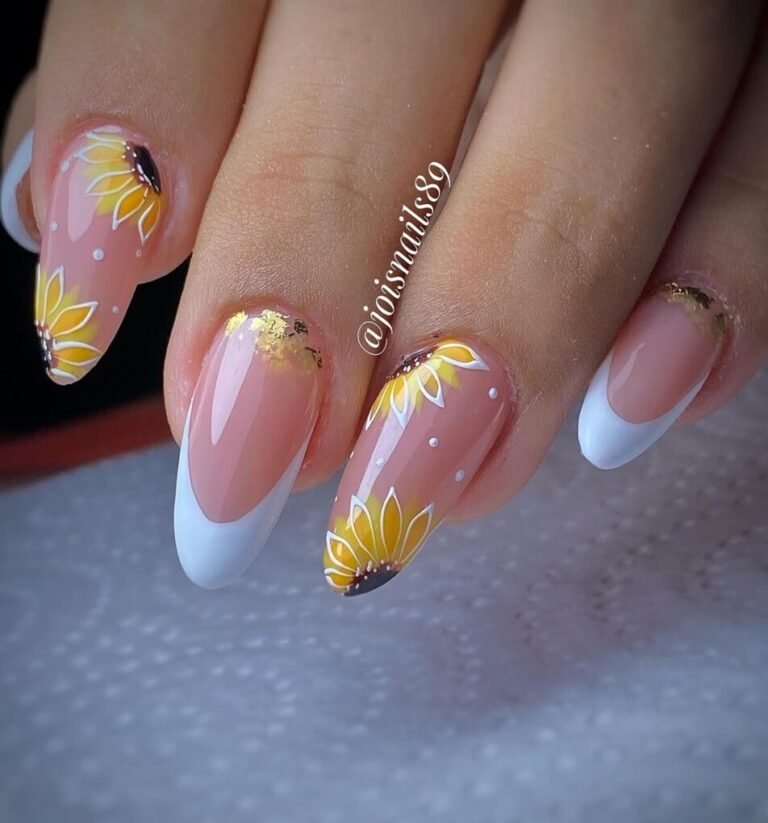 Sunflower Charm Press-On Nails Design