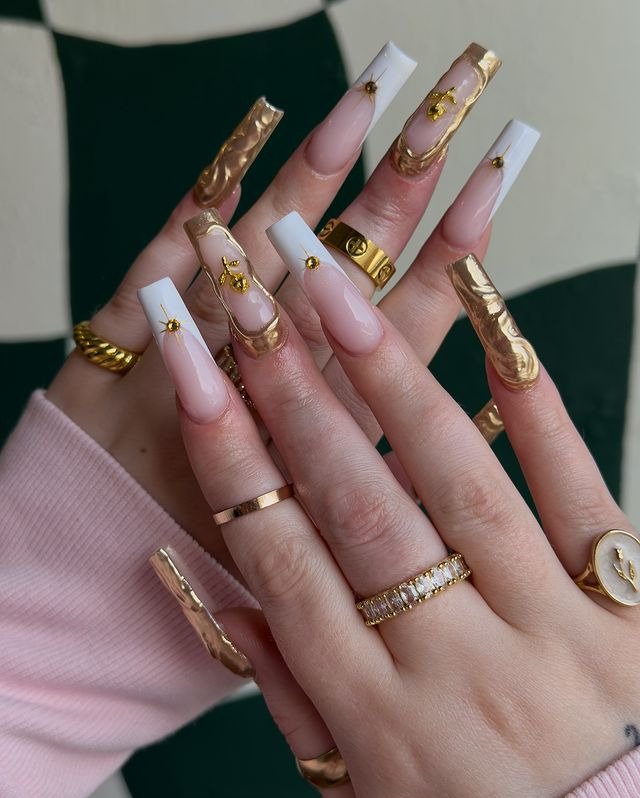 25 Elegant Winter Coffin Nail Designs You’ll Love 4 White and Gold Nails