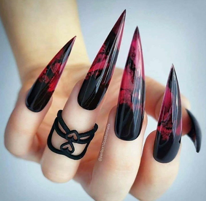 Red and Black Claws