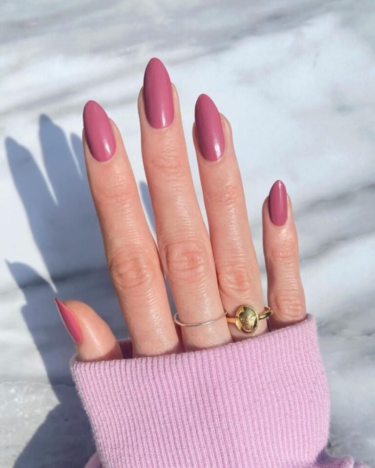 Almond-Shaped Mauve Nails