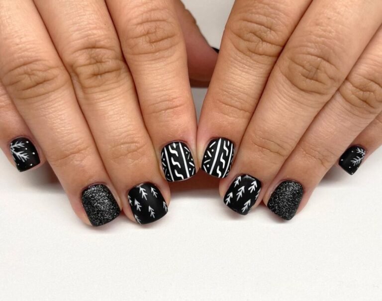 20 Elegant Black and White Christmas Nail Designs for 2025 4 Nordic-Inspired Patterns