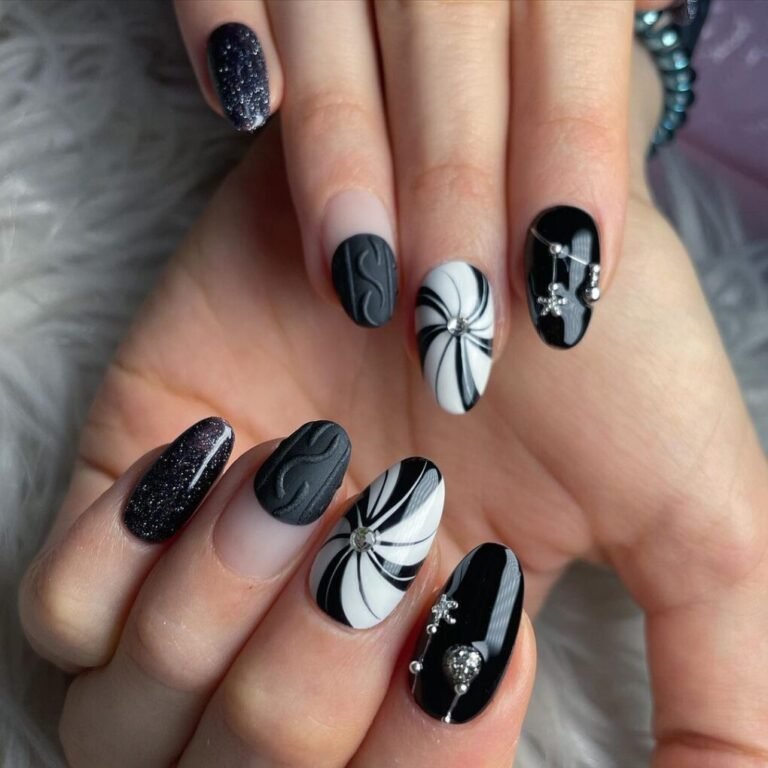 20 Elegant Black and White Christmas Nail Designs for 2025 16 Festive Mix and Match