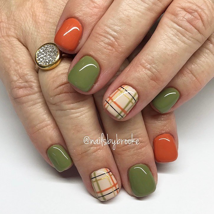 20 Trendy Olive Green Nails You’ll Want to Try Now 19 Olive Green with Fall Plaid