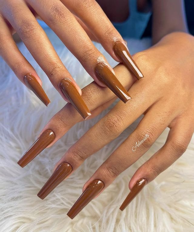 25 Elegant Winter Coffin Nail Designs You’ll Love 7 Caramel Treat Nails