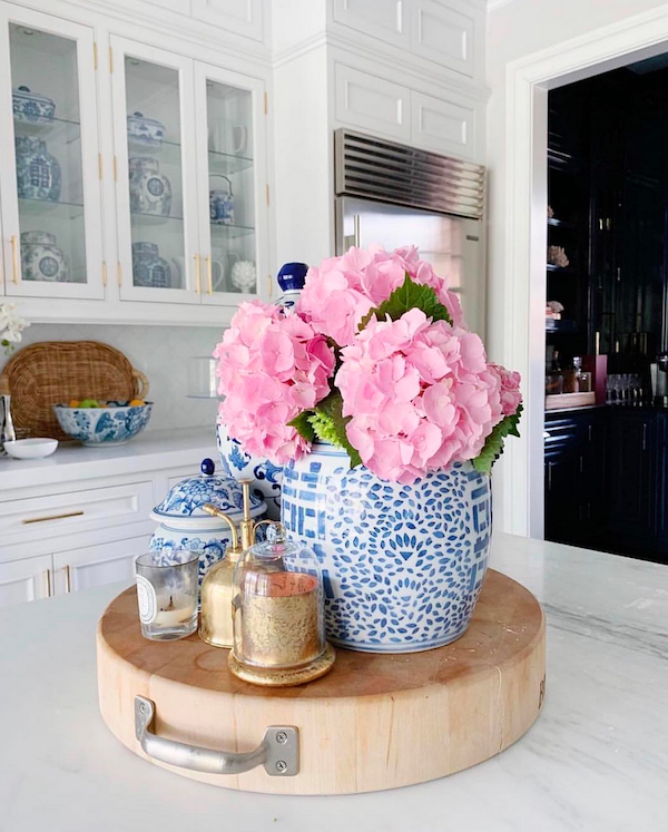 20 Beautiful Kitchen Island Centerpiece Designs 20 Large Blue and White Vintage Vase