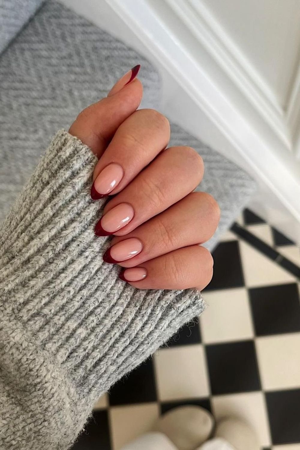 30 Autumn Nail Ideas for a Cozy Fall Look 25 Burgundy Edge Tips