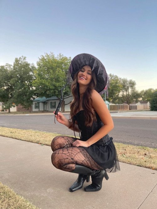 25 Best Halloween Costume Ideas for Women in 2025 🎃✨ 10 Glam witch