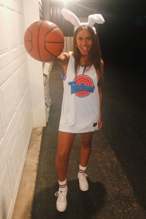 25 Best Halloween Costume Ideas for Women in 2025 🎃✨ 14 Lola Bunny