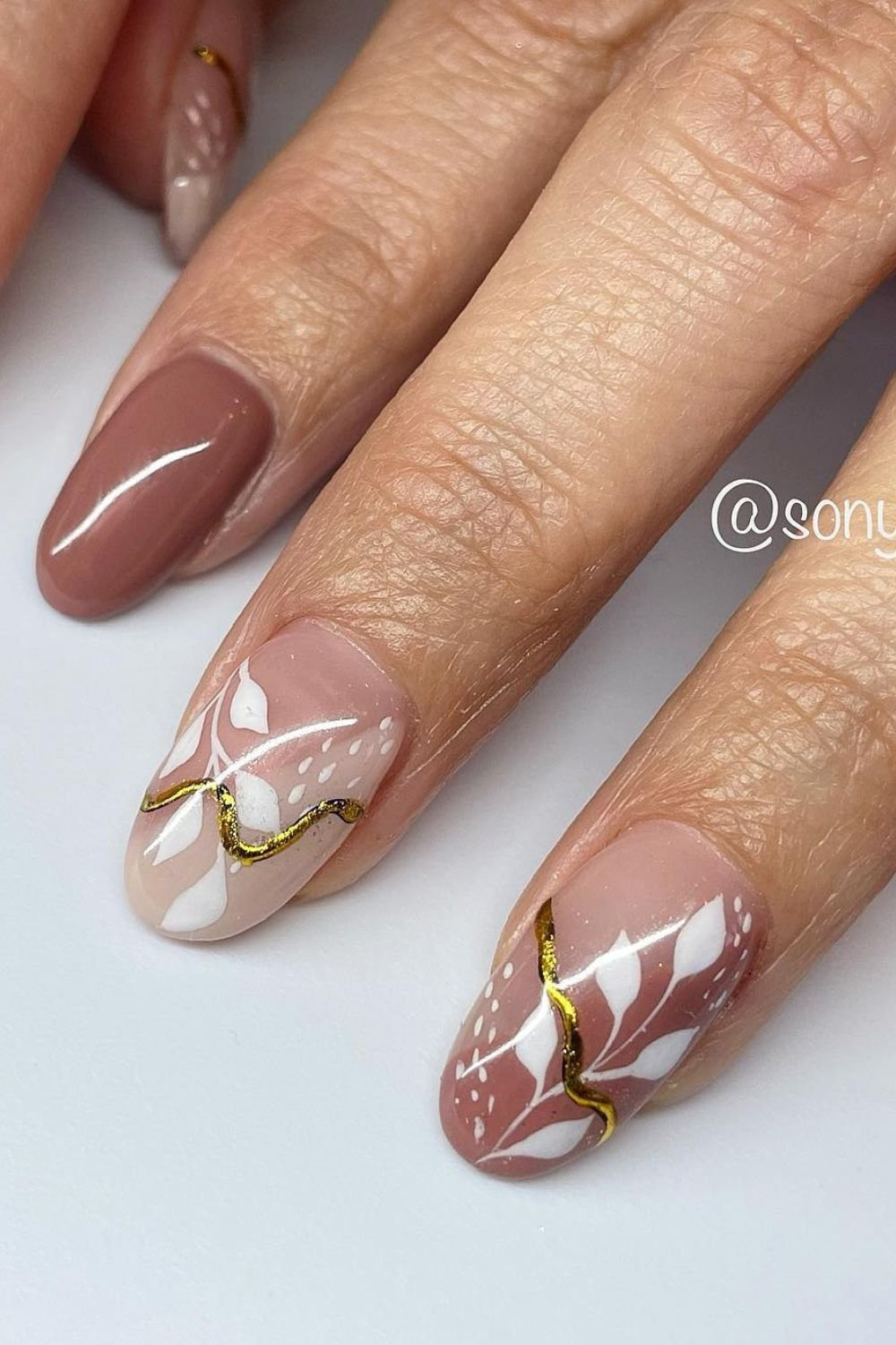 30 Fall Gel Nail Ideas for a Perfect Autumn Look 25 Luxe Fall Lines