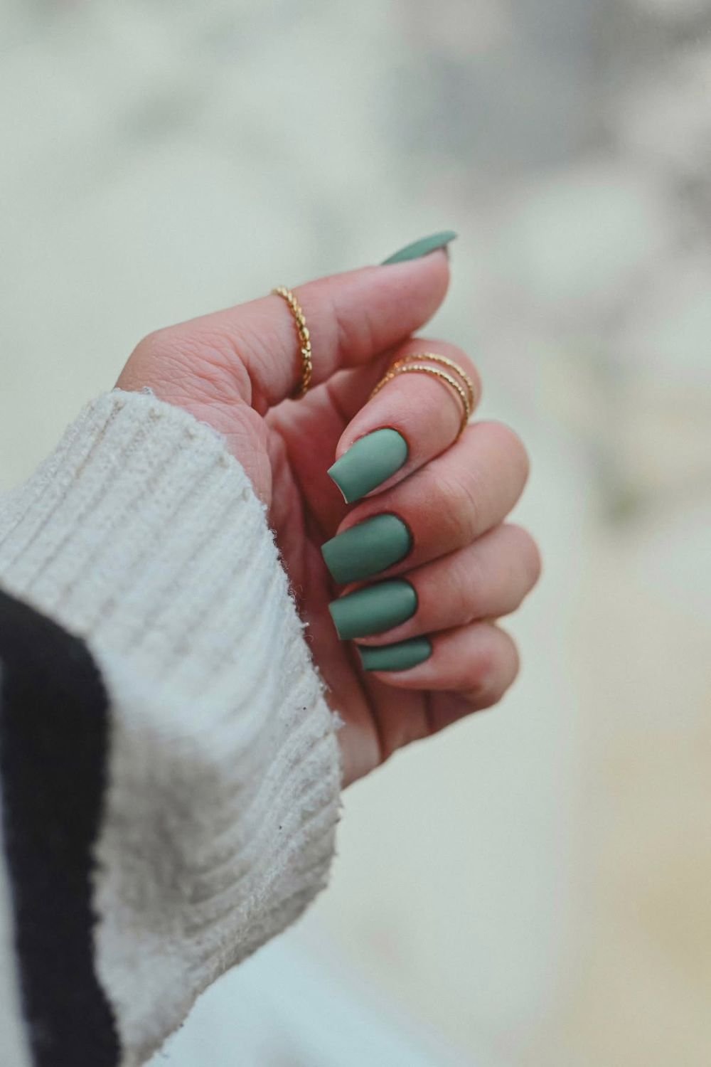 30 Autumn Nail Ideas for a Cozy Fall Look 22 Matte Sage Green