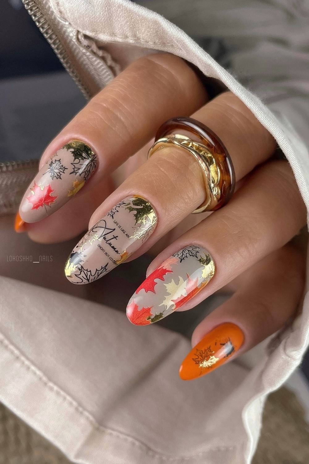 30 Autumn Nail Ideas for a Cozy Fall Look 7 Metallic Leaf Layers