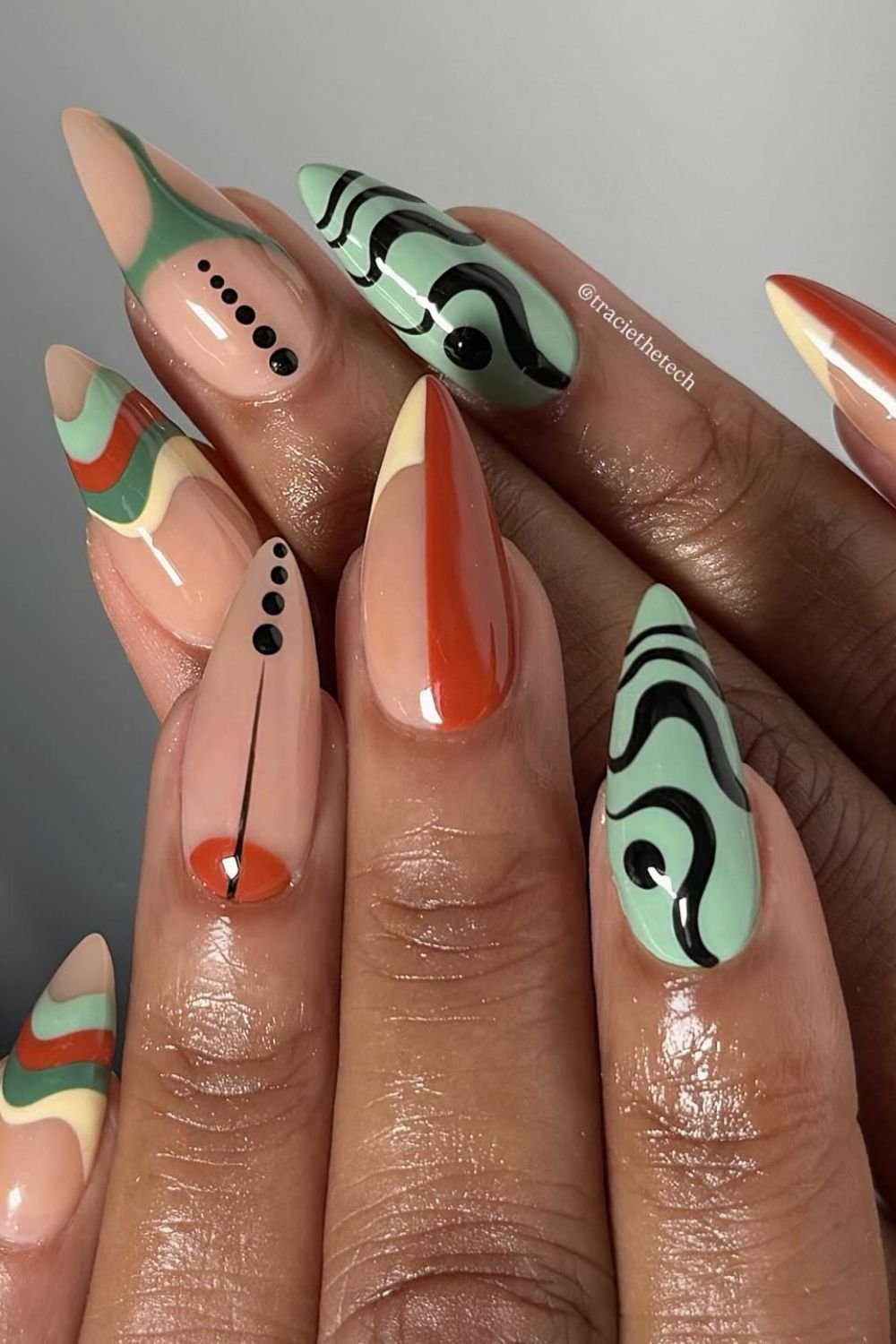 30 Autumn Nail Ideas for a Cozy Fall Look 12 Retro Color Mix