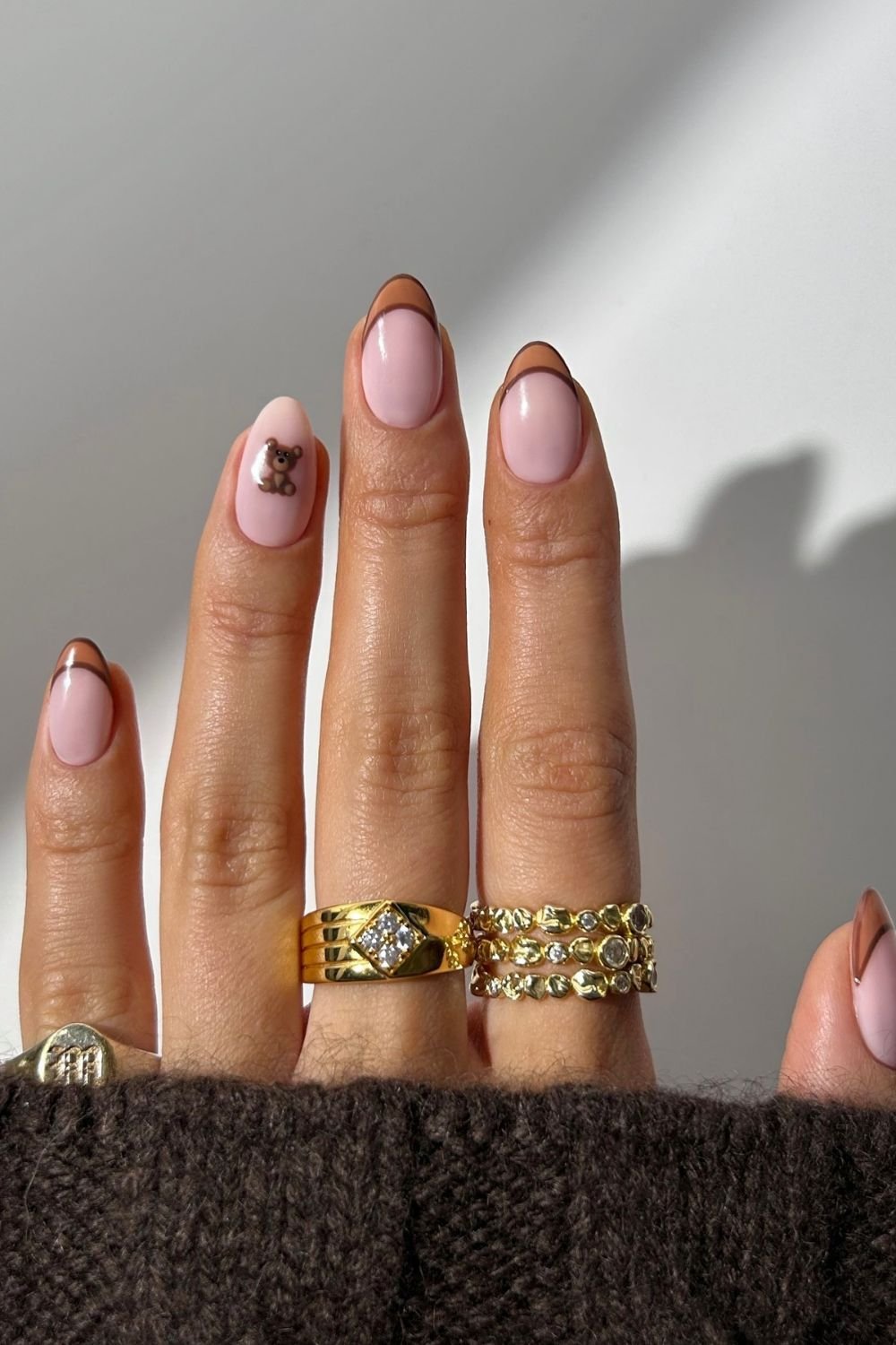 30 Autumn Nail Ideas for a Cozy Fall Look 19 Teddy Bear French