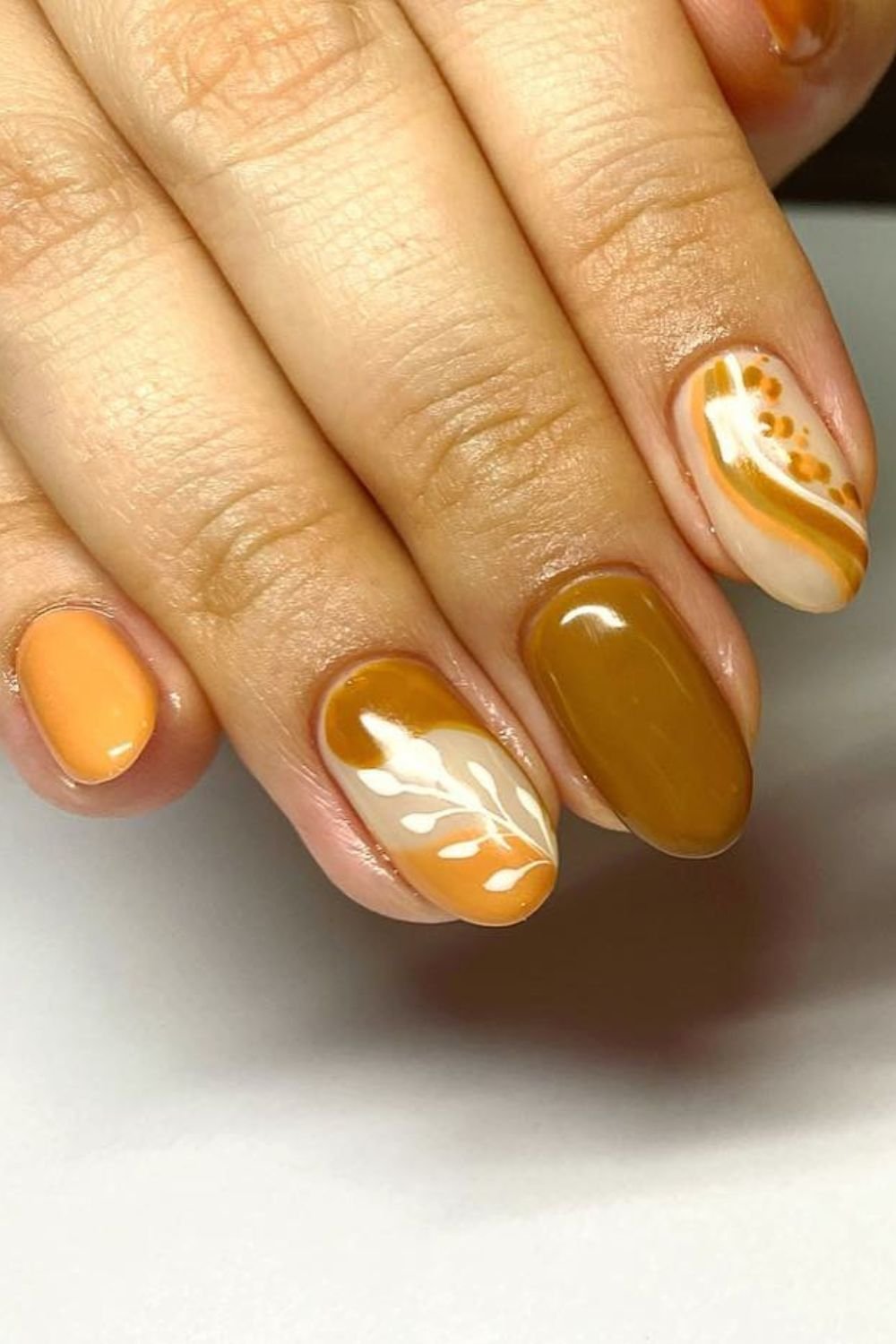 30 Fall Gel Nail Ideas for a Perfect Autumn Look 29 Warm Mustard Swirls